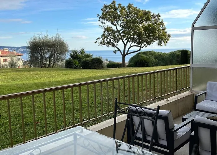 Le Grand Soleil Apartment *